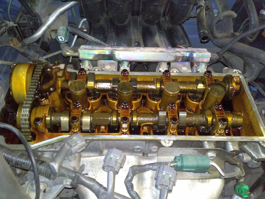 Восстановление герметичности прокладки клапанной крышки на Nissan Micra K12