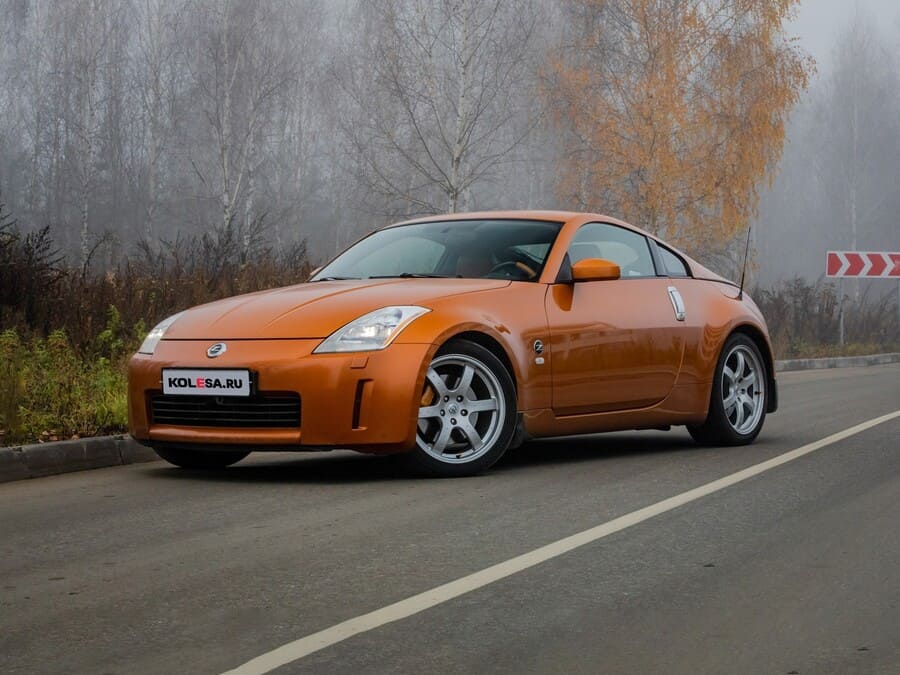 Как правильно входить в поворот на Nissan 370Z без потери сцепления