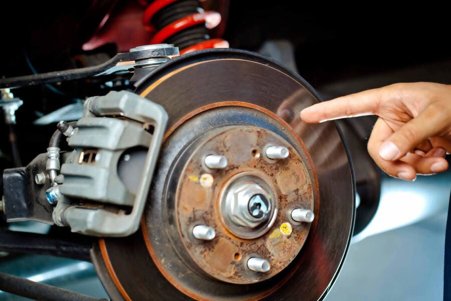 Проблемы с тормозными дисками и суппортами: как избежать опасных ситуаций