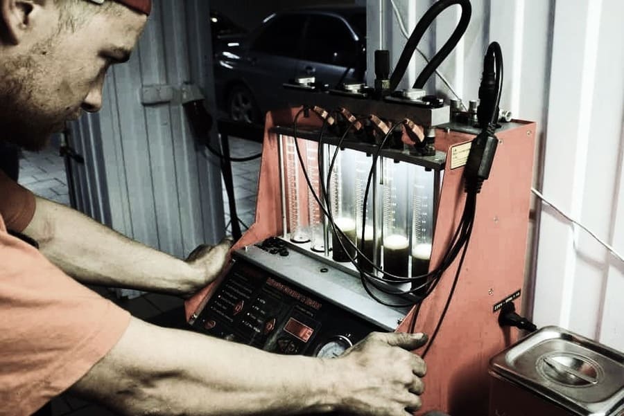 Диагностика проблем в системе впрыска топлива: советы и рекомендации